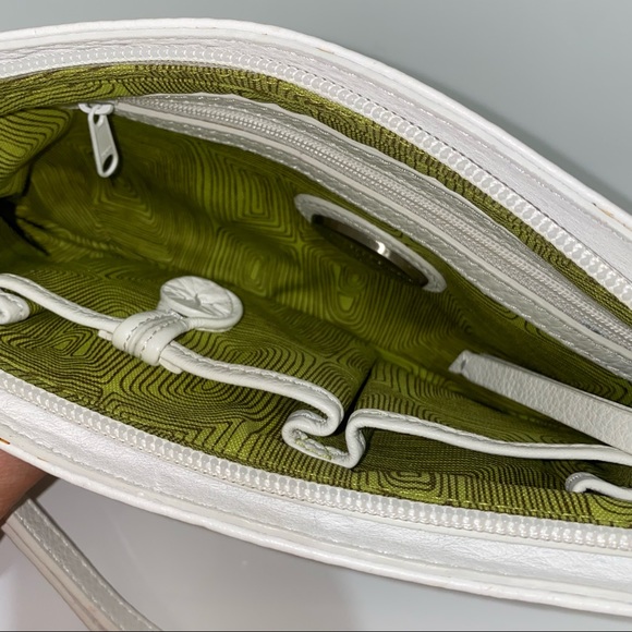 Francesco Biasia White Wristlet - Picture 5 of 7